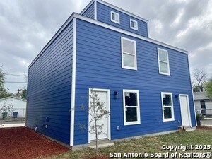 Building Photo - 3034 W Salinas