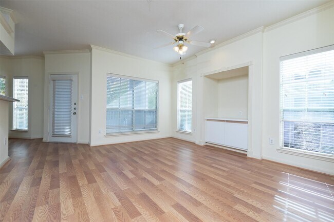 Building Photo - 1330 Old Spanish Trl