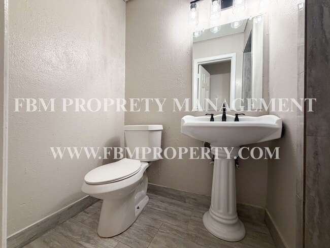 Building Photo - 509 Lake Park Ave