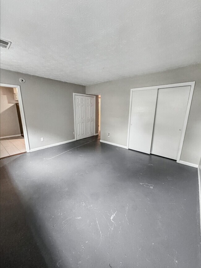 Building Photo - 185 Donabrook Ct