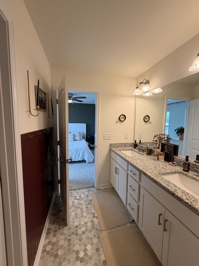 Building Photo - 136 Quarry Rdg Rd