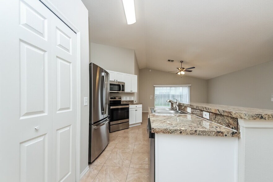 Building Photo - 2160 Jessa Dr