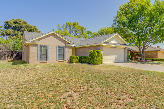 Building Photo - Cozy, Freshly Updated 3-bedroom 2-bathroom...