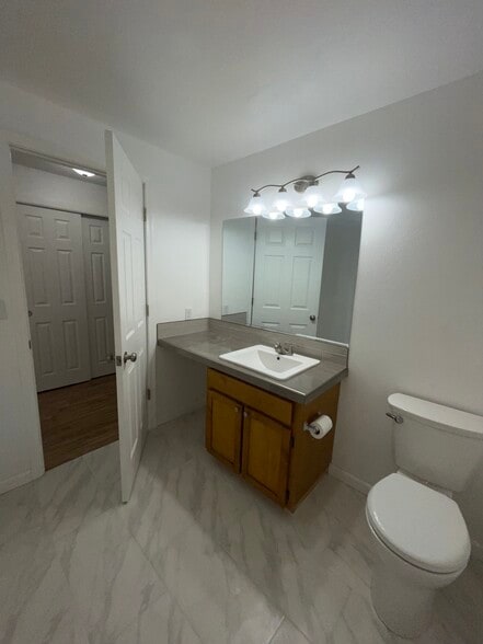 Building Photo - 2075 NE Holliday Ave