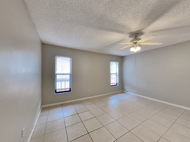 Building Photo - 102 Cascade St