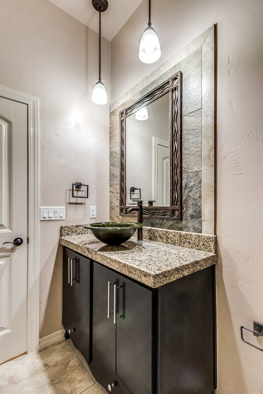Building Photo - Gorgeous Custom Home on a corner lot in Ventanas - East El Paso!