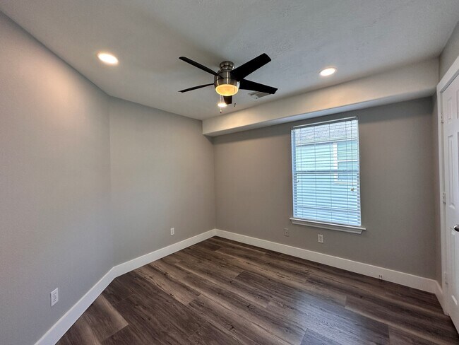 Building Photo - 46 Summer Haze Cir