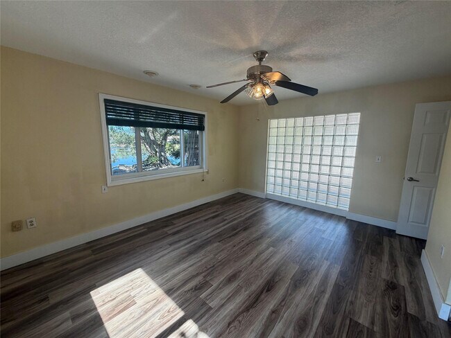 Building Photo - 6791 NW 32nd Ave