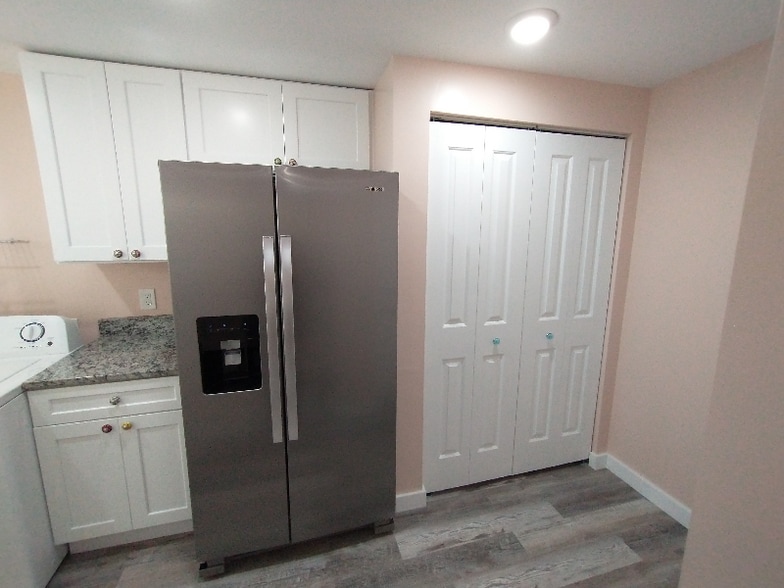 Building Photo - 135 NW Shannon Ave