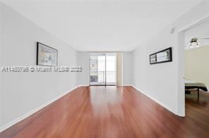 Building Photo - 1 br, 2 bath Condo - West Bay Gardens