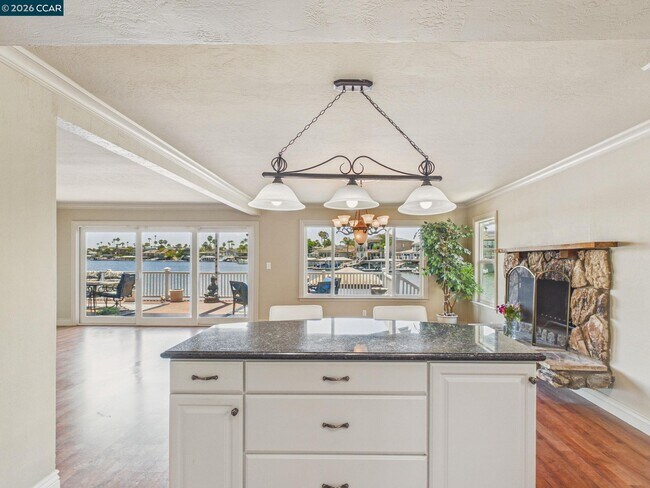 Building Photo - 4910 Cabrillo Point