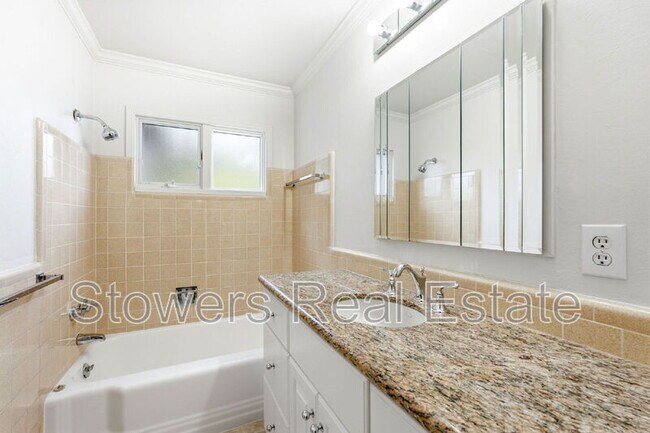 Building Photo - 10 Corte Del Rey