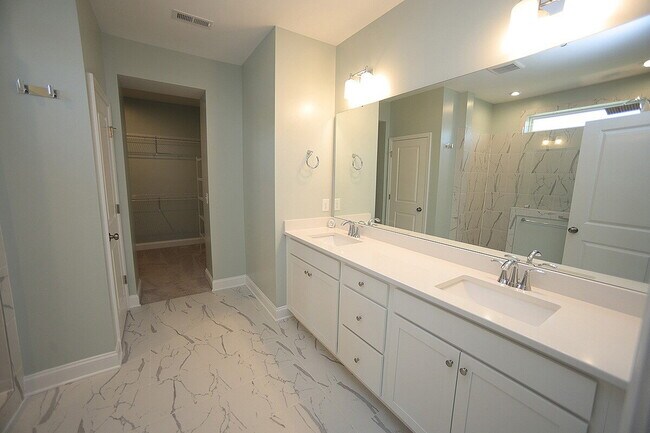 Building Photo - 24 Plenty Ct