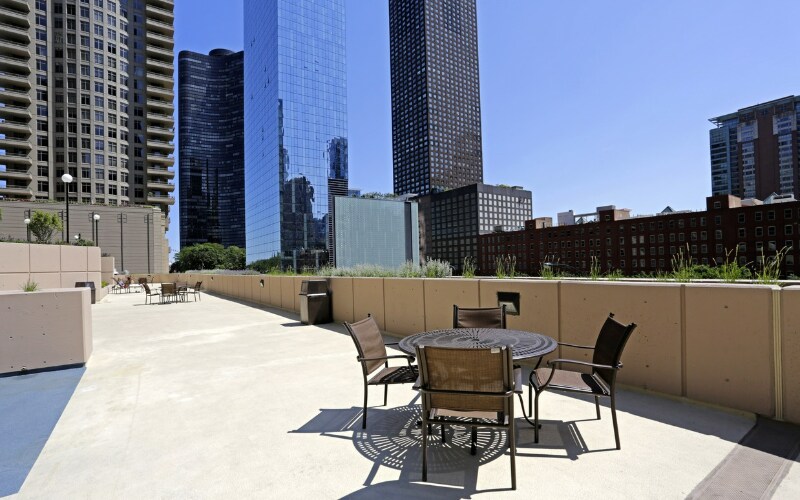 Building Photo - 454 E Ohio St