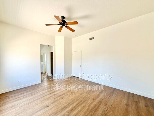 Building Photo - 15854 Pampas Ct