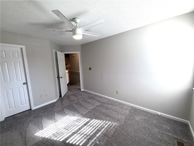 Building Photo - 1921 Cheatham Woods Dr SW