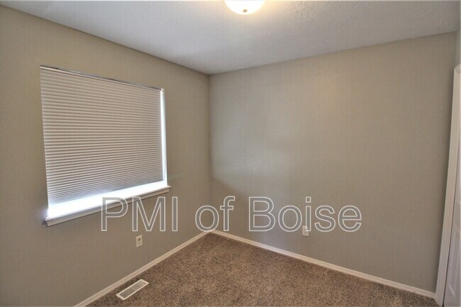 Building Photo - 306 Pietra Way