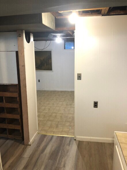 Building Photo - 3036 Greenfield Rd