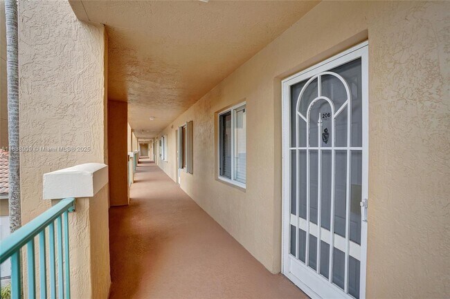 Building Photo - 12547 Imperial Isle Dr