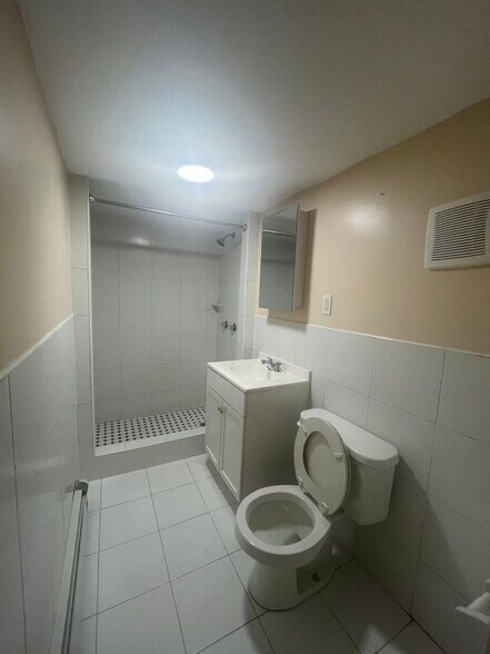 Building Photo - 4212 Monticello Ave