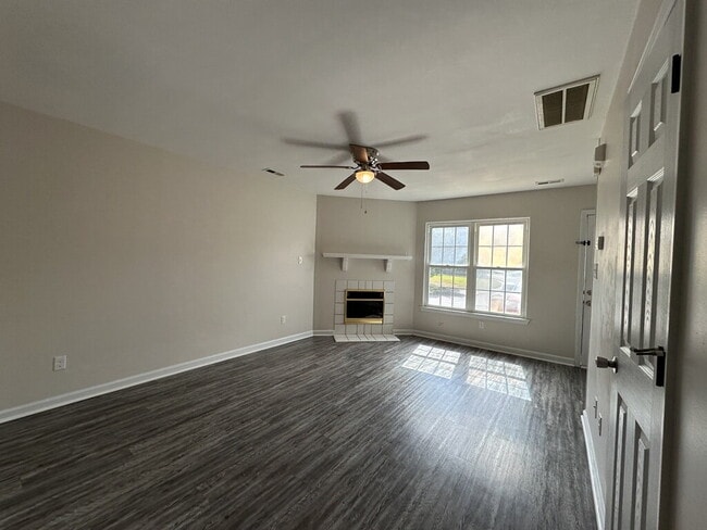 Building Photo - 1061 W Pueblo Dr