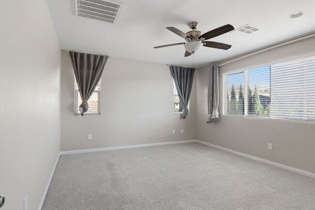 Building Photo - 3158 Molinos Dr