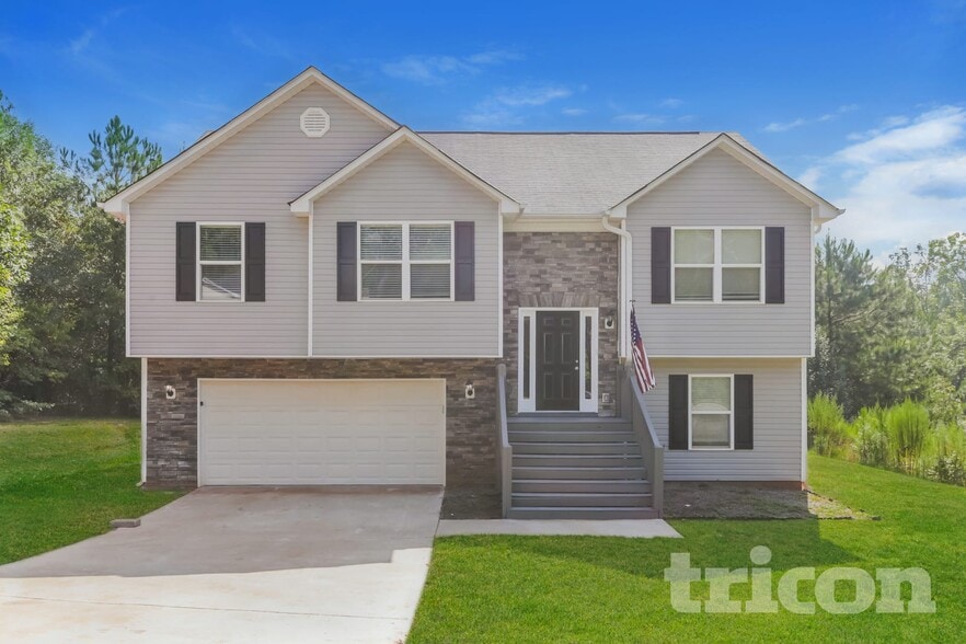 Primary Photo - 295 Oak Meadows Dr