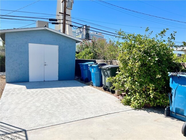Building Photo - 2300 Santa Clara Dr