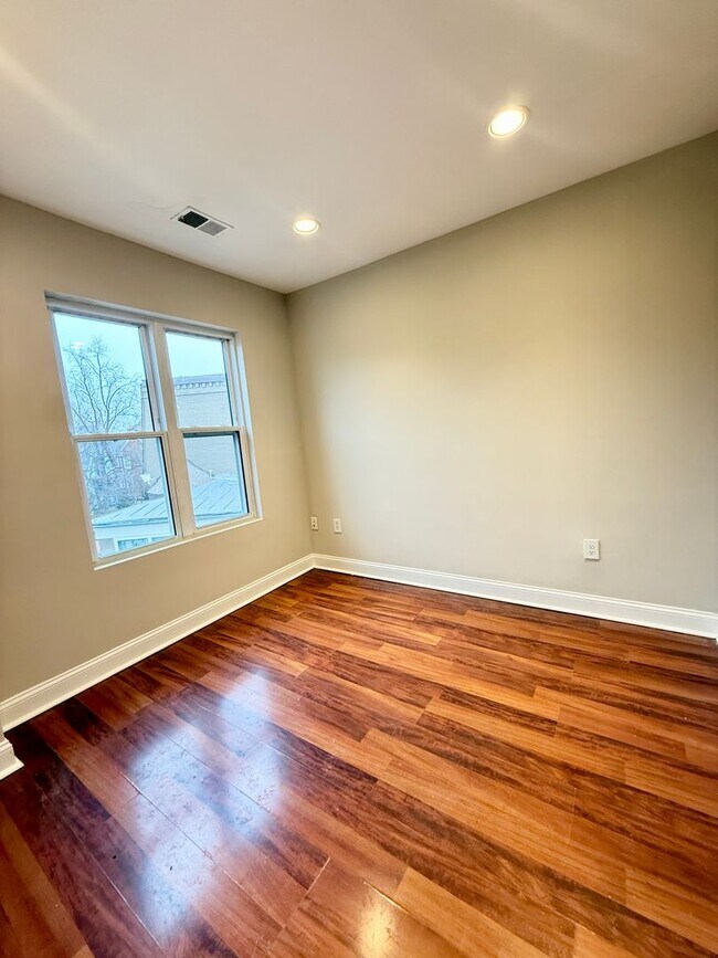 Building Photo - 543 Florida Ave NW