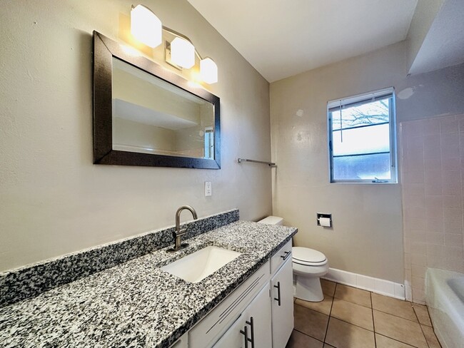 Building Photo - $500 Off Move In Special! Beautifully Remo...
