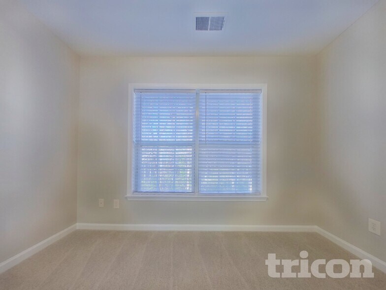 Building Photo - 1156 Madison Green Ln SW