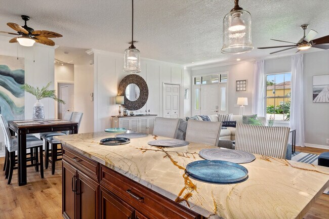 Building Photo - 4 Susan Pl