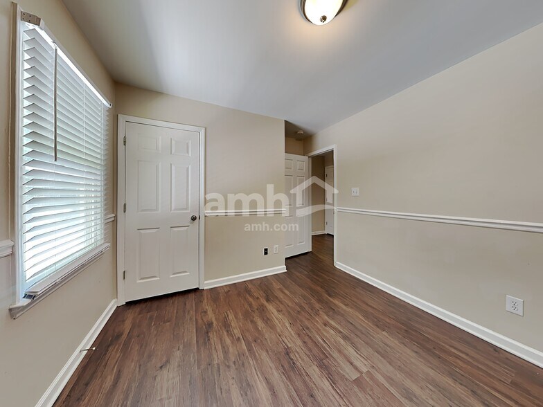 Building Photo - 6112 Glenridge Ct