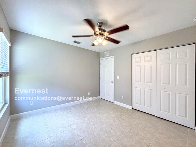 Building Photo - 236 Wilmette Ave SW