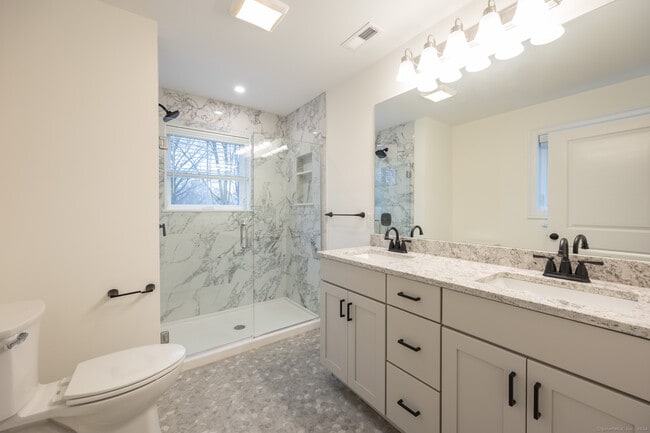 Building Photo - 242 S Main St