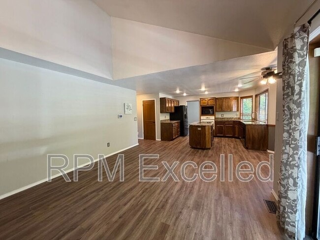 Building Photo - 4925 Mill Pond Dr SE