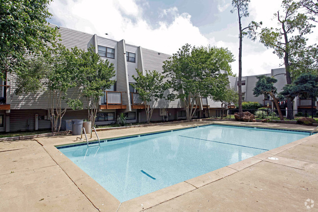 Primary Photo - Greentree Apartments