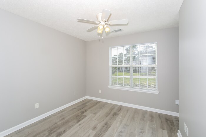 Building Photo - 5254 Silver Fox Way