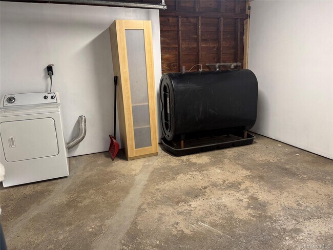 Building Photo - 27 Gleaner Ln