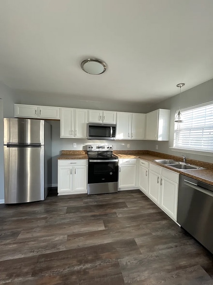 Building Photo - 2133 Welsh Dr
