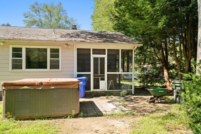Building Photo - 31 Raven Wood Rd
