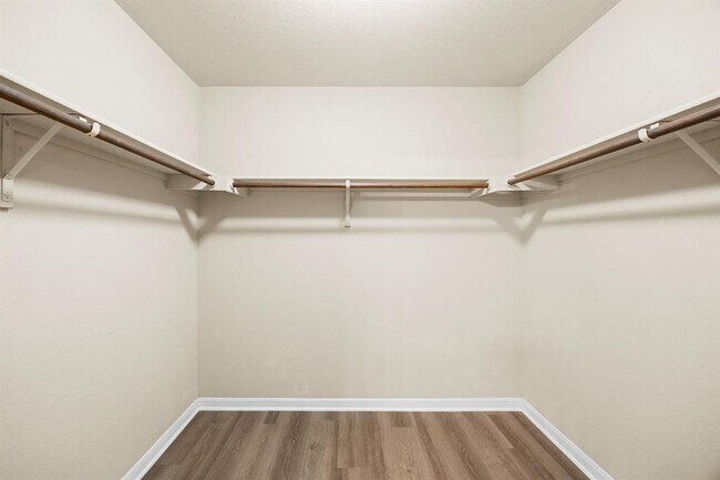Building Photo - 5816 Roderick Dr
