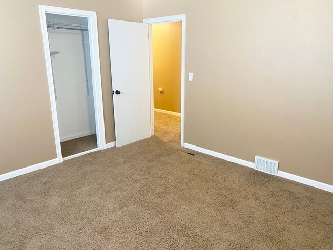 Building Photo - 3-Bedroom 1-Bath Single-Family Home With 1...