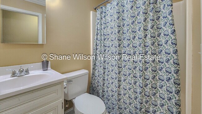 Building Photo - Charming 3-Bedroom 1.5-Bath Home in Chickamauga! Come see it today!