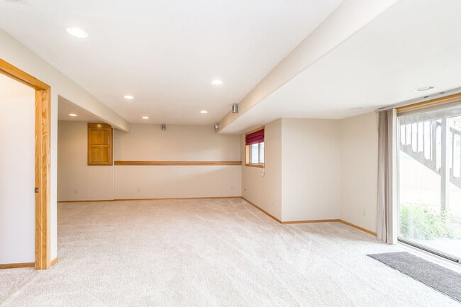Building Photo - 808 S Whitewood Ave