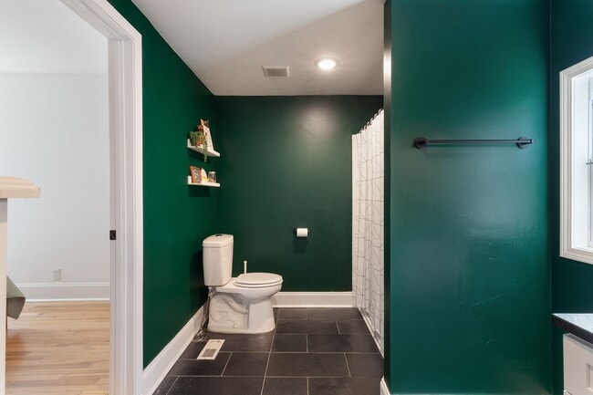 Building Photo - Beautifully Updated Home in Vibrant Atlanta Neighborhood