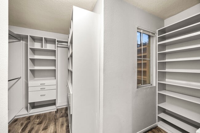 Building Photo - 19627 Lighthouse Scene Ln