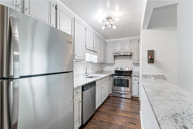 Building Photo - 1731 Twin Brooks Dr SE