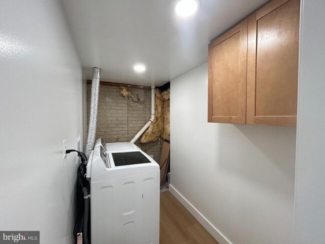 Primary Photo - 21178 Winding Brook Square