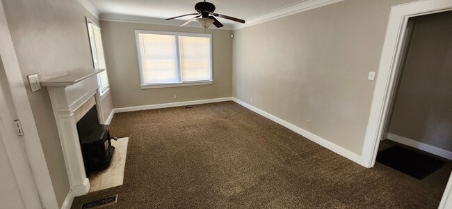 Building Photo - 2 bedroom brick home close to St Francis